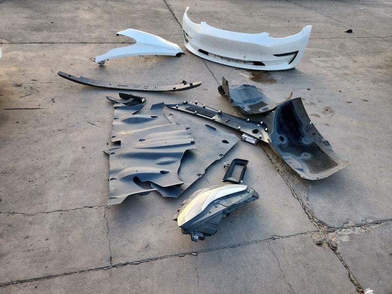 Фото 12 - TESLA MODEL 3