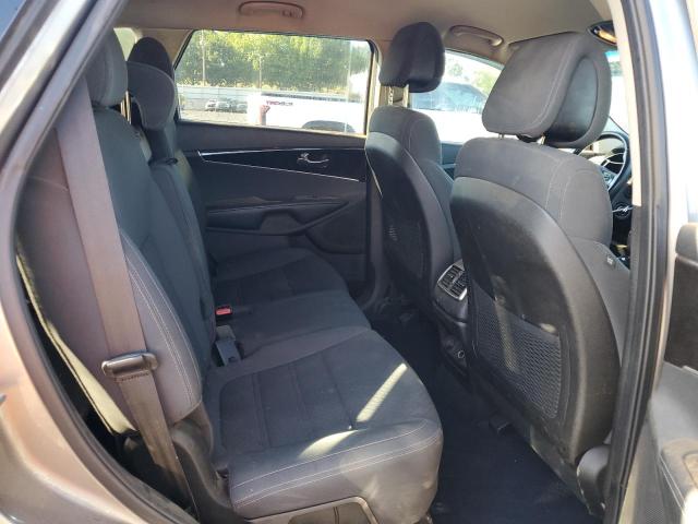 Фото 11 - KIA SORENTO