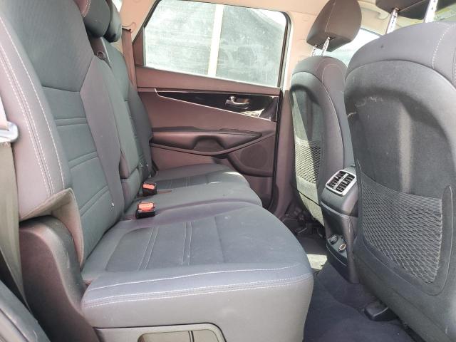 Фото 11 - KIA SORENTO