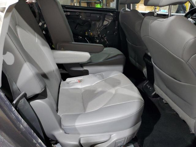 Фото 11 - TOYOTA HIGHLANDER