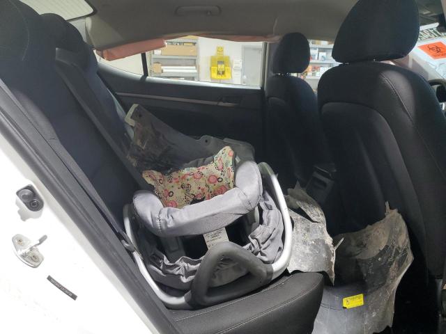 Фото 10 - HYUNDAI ELANTRA