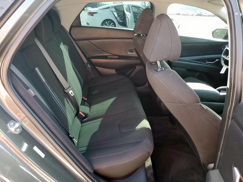 Фото 10 - HYUNDAI ELANTRA