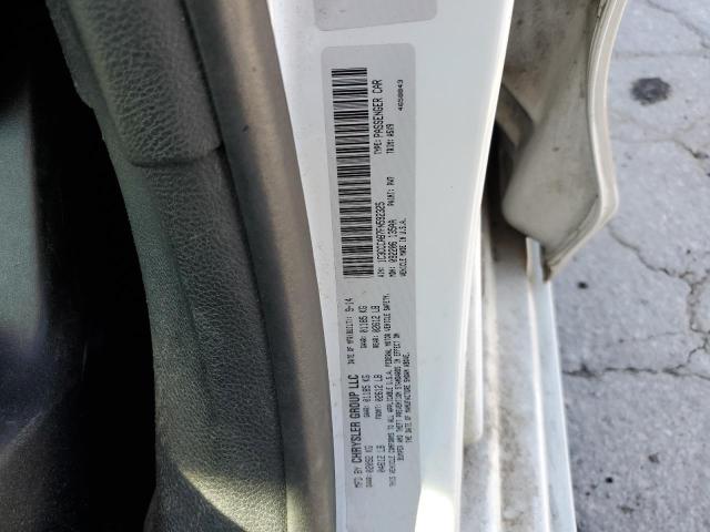 Фото 12 - CHRYSLER 200