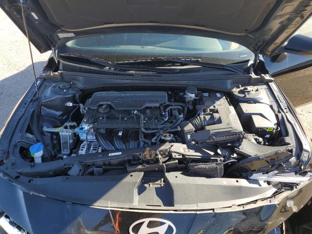 Фото 11 - HYUNDAI ELANTRA