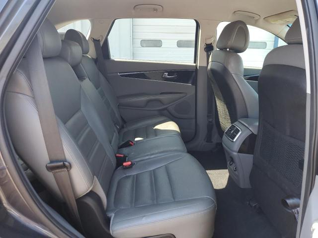 Фото 11 - KIA SORENTO