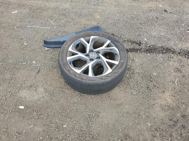 Фото 12 - TOYOTA C-HR