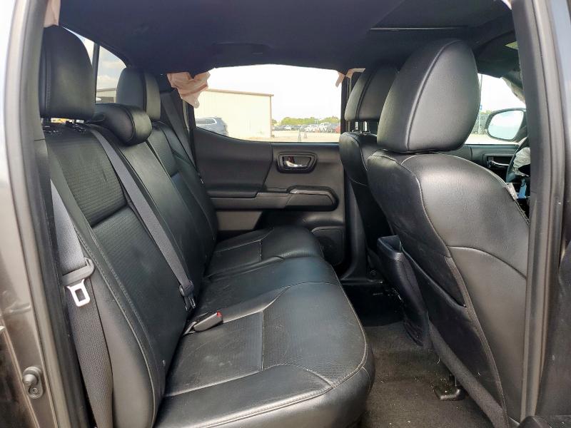 Фото 10 - TOYOTA TACOMA