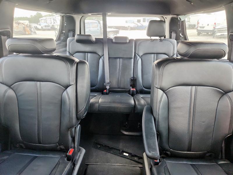 Фото 10 - JEEP WAGONEER