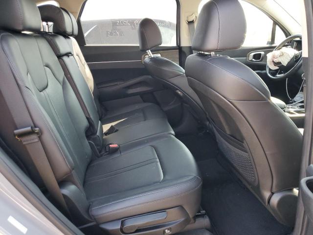 Фото 11 - KIA SORENTO