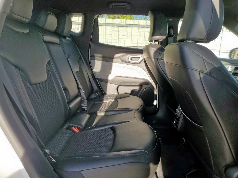 Фото 10 - JEEP COMPASS