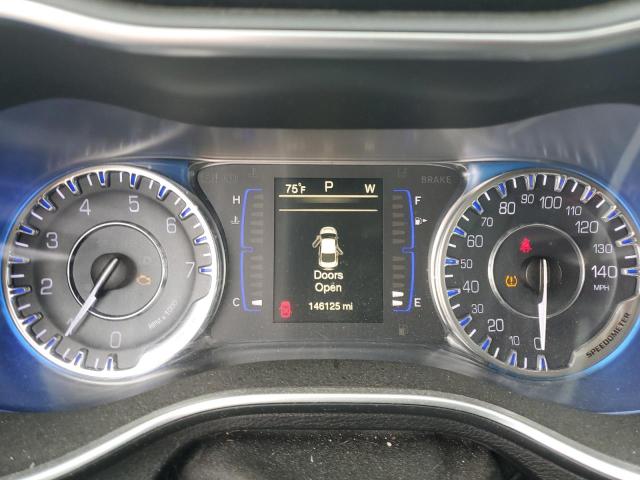 Фото 9 - CHRYSLER 200