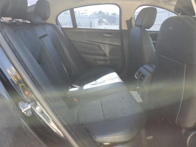 Фото 10 - JAGUAR XE