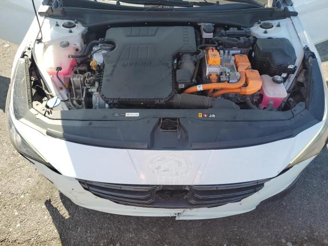 Фото 11 - HYUNDAI ELANTRA