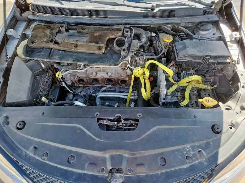 Фото 11 - CHRYSLER 200