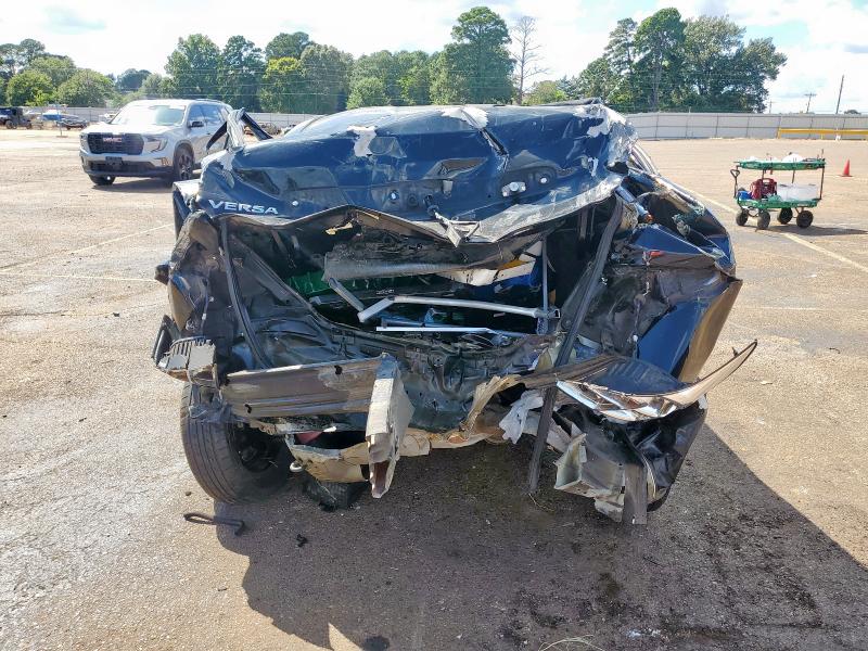 Фото 6 - NISSAN VERSA