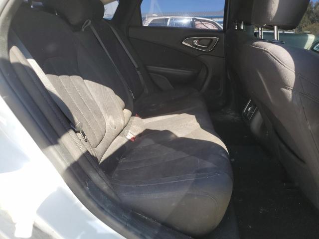 Фото 10 - CHRYSLER 200