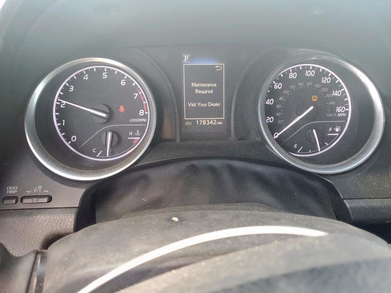 Фото 9 - TOYOTA CAMRY