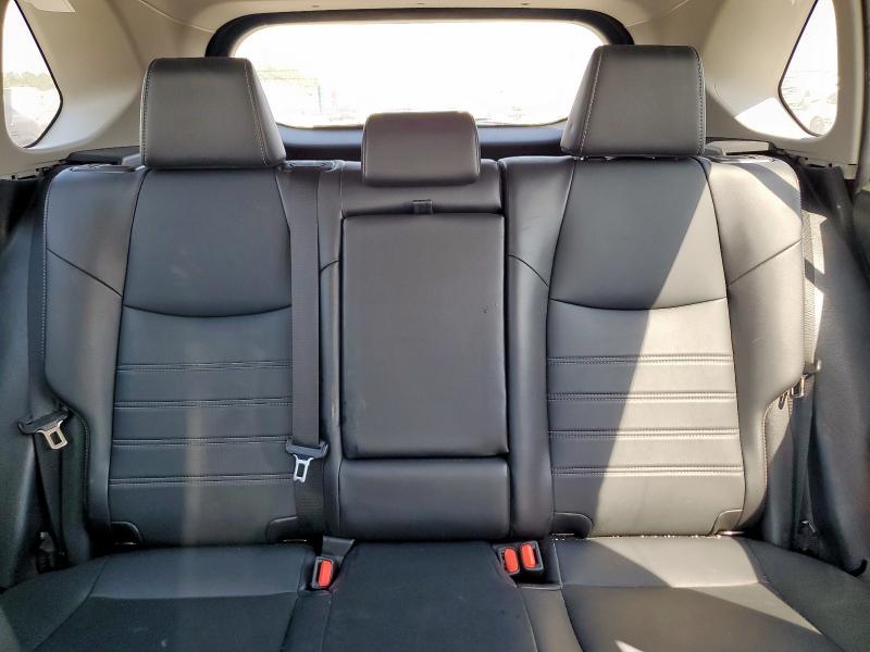 Фото 10 - TOYOTA RAV4