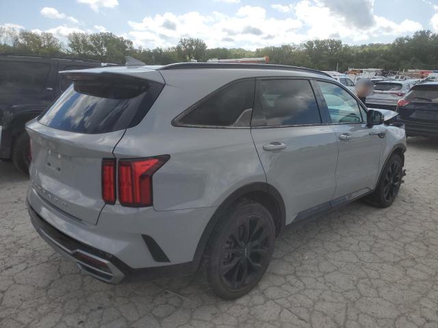 Фото 3 - KIA SORENTO