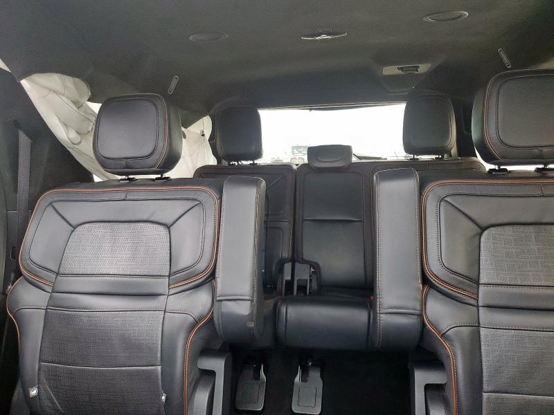 Фото 10 - LINCOLN NAVIGATOR