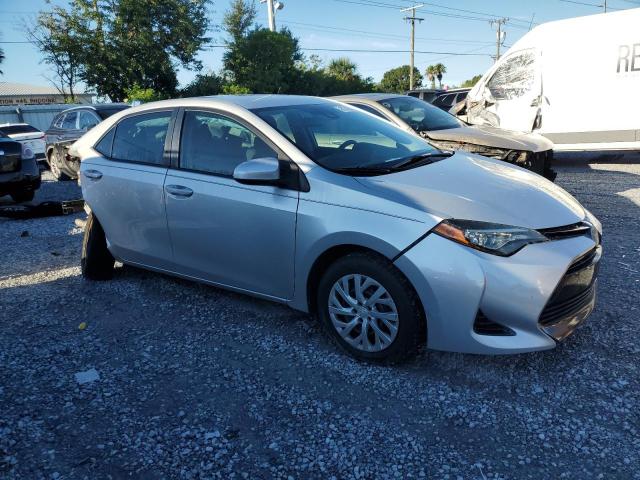 Фото 4 - TOYOTA COROLLA