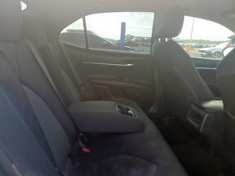 Фото 10 - TOYOTA CAMRY