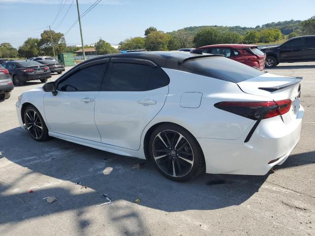 Фото 2 - TOYOTA CAMRY