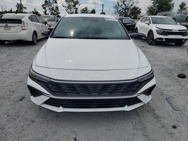 Фото 5 - HYUNDAI ELANTRA