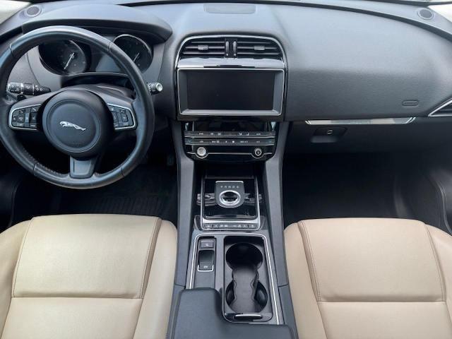 Фото 8 - JAGUAR F-PACE