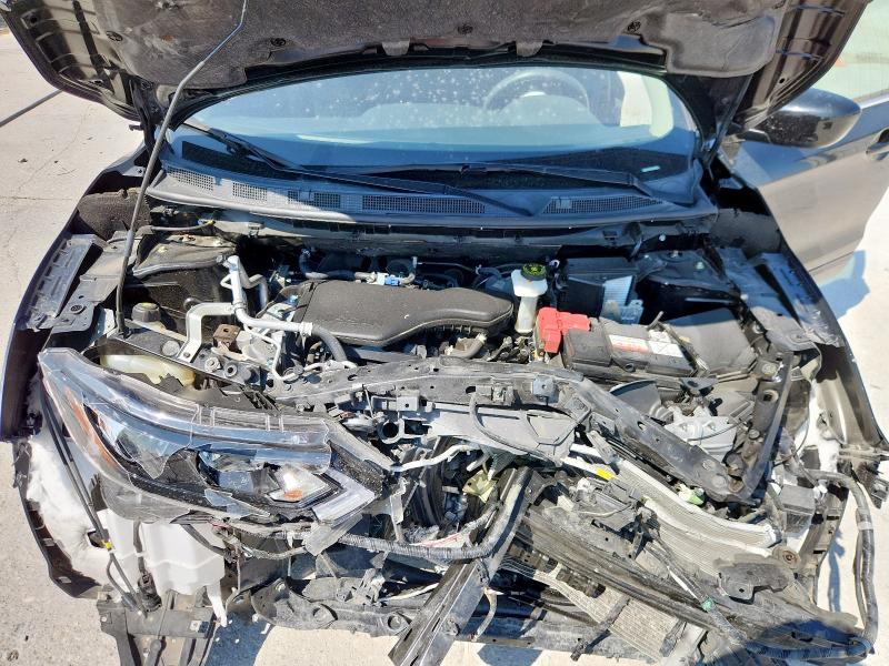 Фото 12 - NISSAN ROGUE