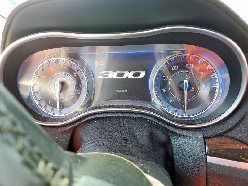 Фото 9 - CHRYSLER 300