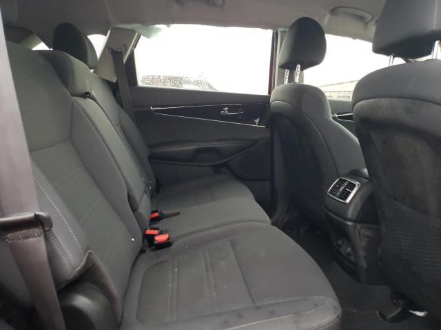 Фото 10 - KIA SORENTO