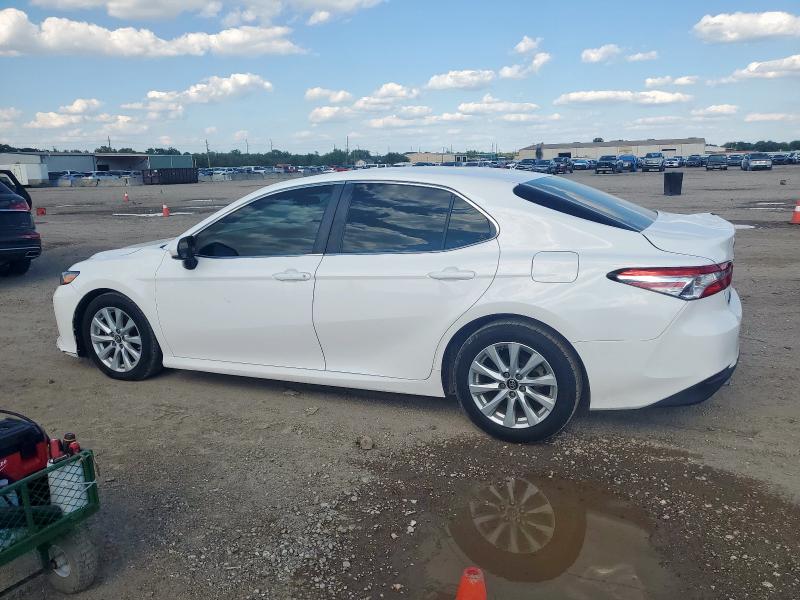 Фото 2 - TOYOTA CAMRY