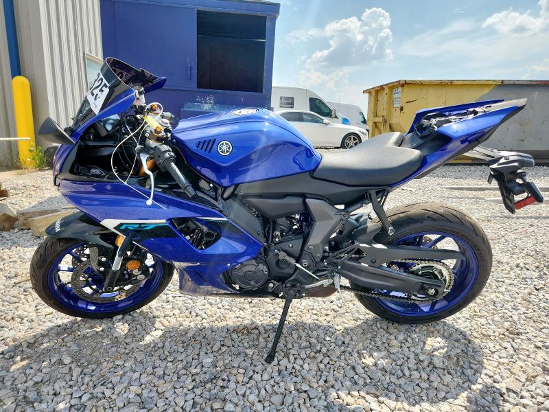 YAMAHA YZFR7 2025