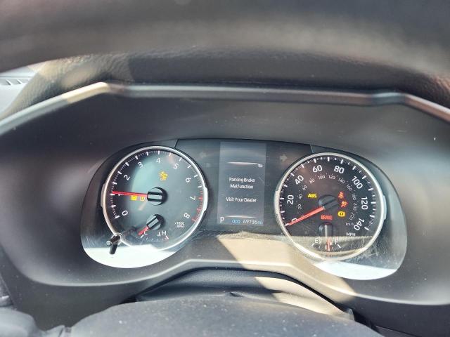 Фото 9 - TOYOTA RAV4