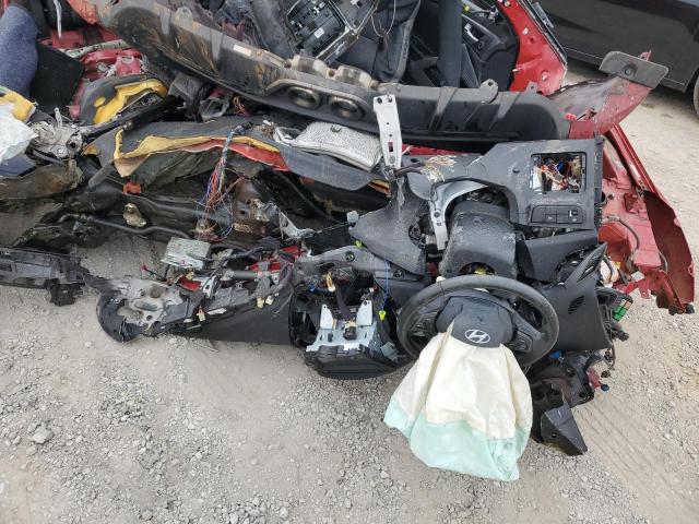 Фото 11 - HYUNDAI VELOSTER