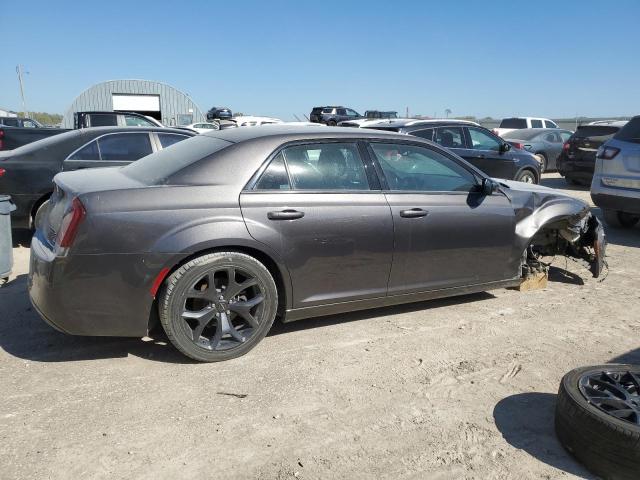 Фото 3 - CHRYSLER 300