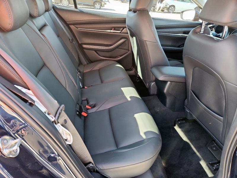 Фото 10 - MAZDA 3