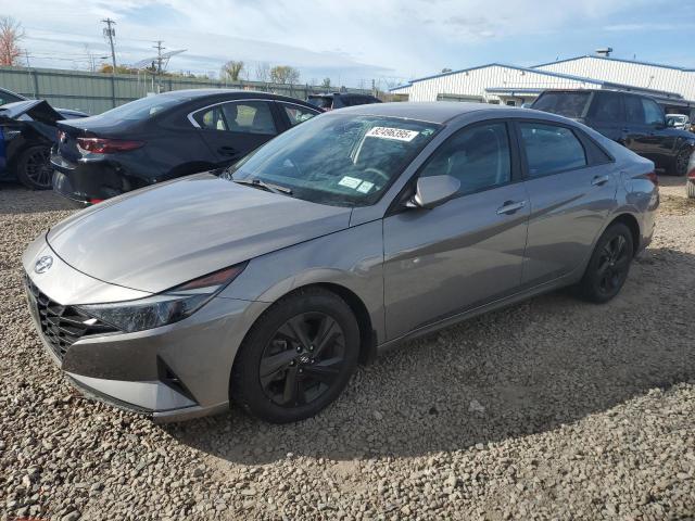 Фото 1 - HYUNDAI ELANTRA