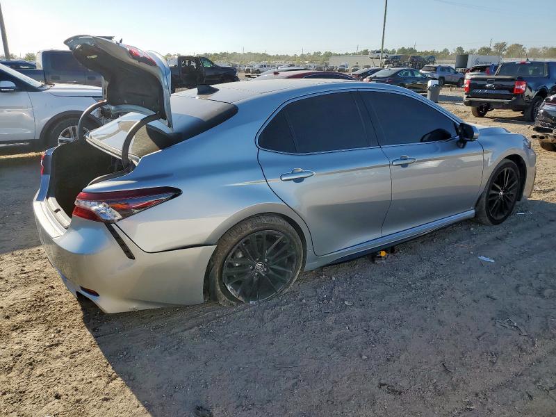 Фото 3 - TOYOTA CAMRY