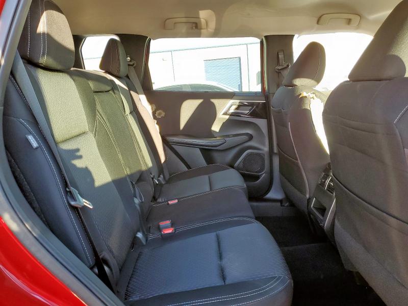 Фото 11 - MITSUBISHI OUTLANDER