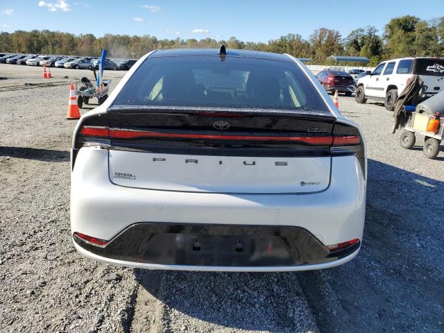 Фото 6 - TOYOTA PRIUS