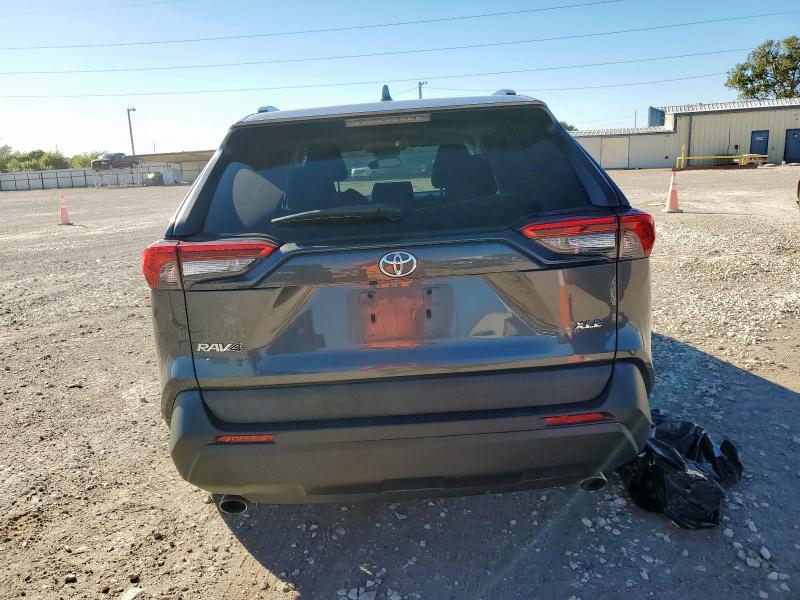 Фото 6 - TOYOTA RAV4