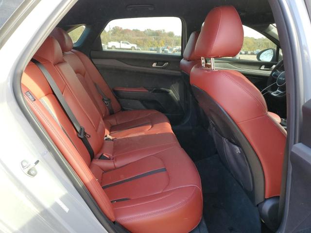 Фото 10 - KIA K5