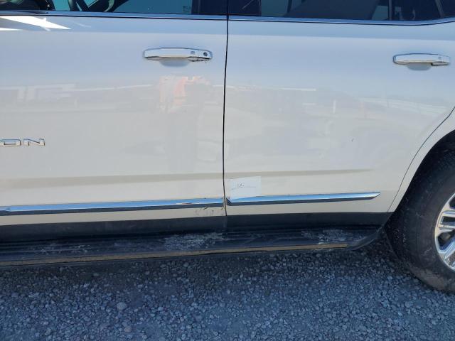 Фото 13 - GMC YUKON