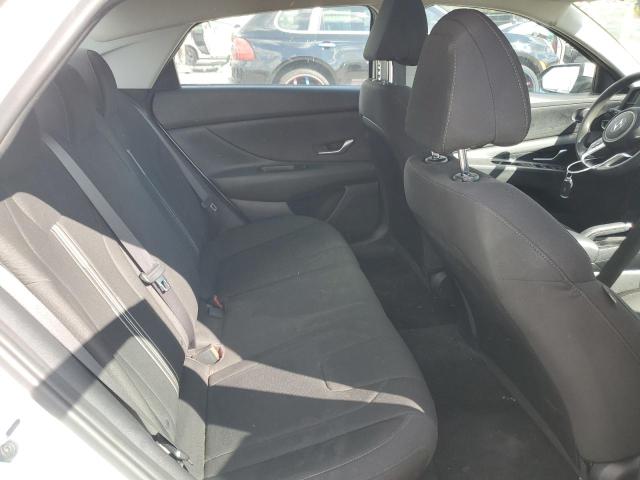 Фото 10 - HYUNDAI ELANTRA