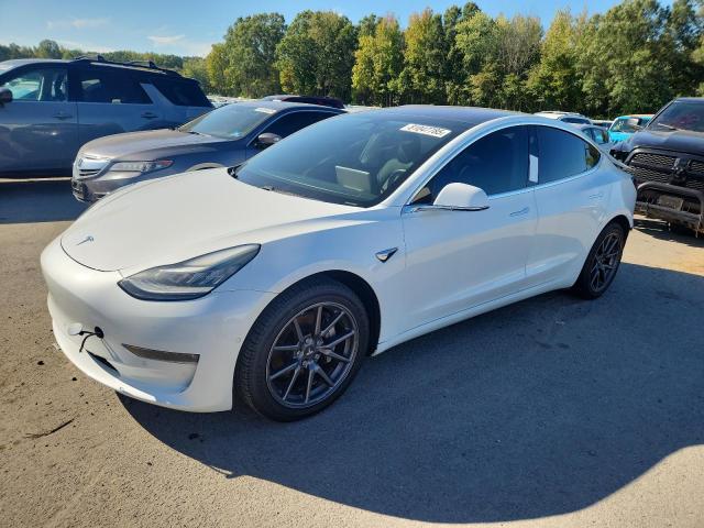 Фото 1 - TESLA MODEL 3