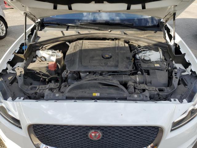 Фото 11 - JAGUAR F-PACE