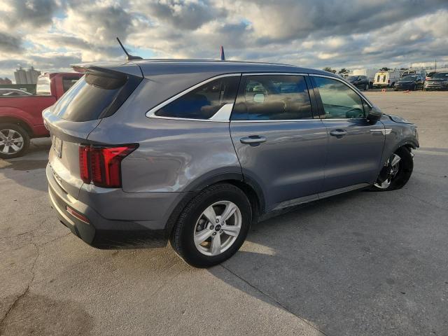 Фото 3 - KIA SORENTO