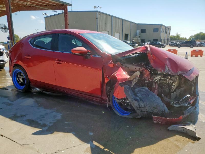 Фото 4 - MAZDA 3